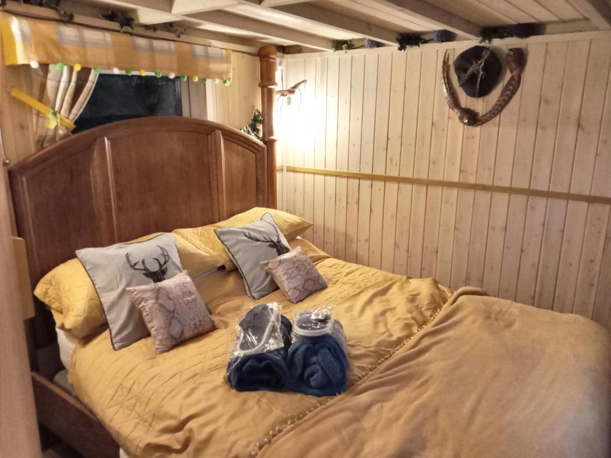 Glamping Malvern shepherd hut Eksteriør billede