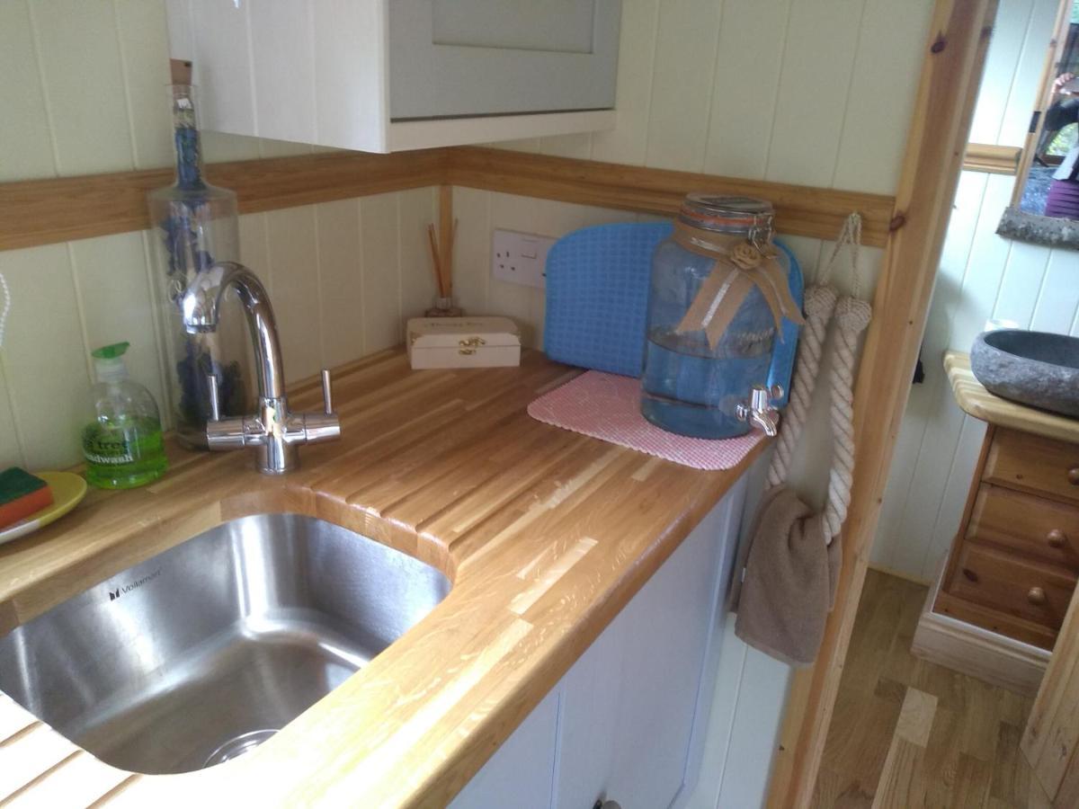 Glamping Malvern shepherd hut Eksteriør billede