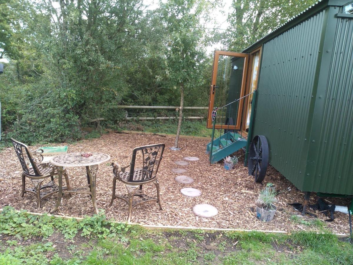 Glamping Malvern shepherd hut Eksteriør billede